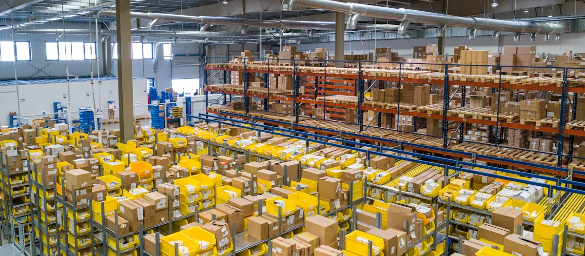 Container e logistica portuale con tracciamento digitale della supply chain